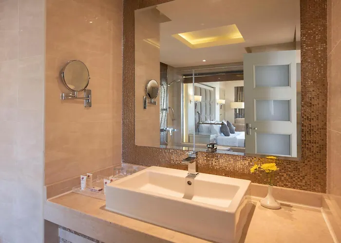 Charmillion Club Resort 5*